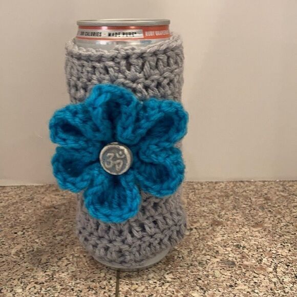 NWT hand crocheted can cozy for tall cans protects hands keeps drink cold longer - Picture 2 of 5